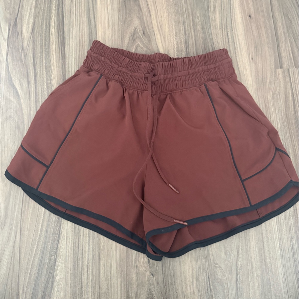 Abercrombie YPB motiontek lined high rise shorts